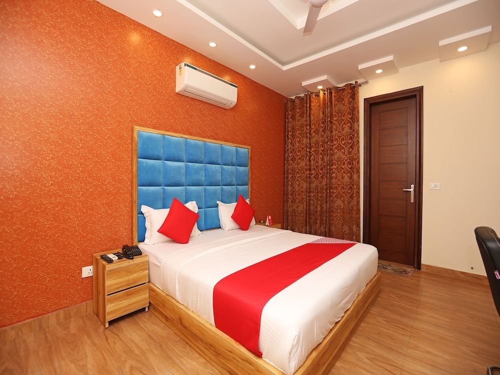 OYO 22094 Hi Star Rooms Double or Twin Room 4
