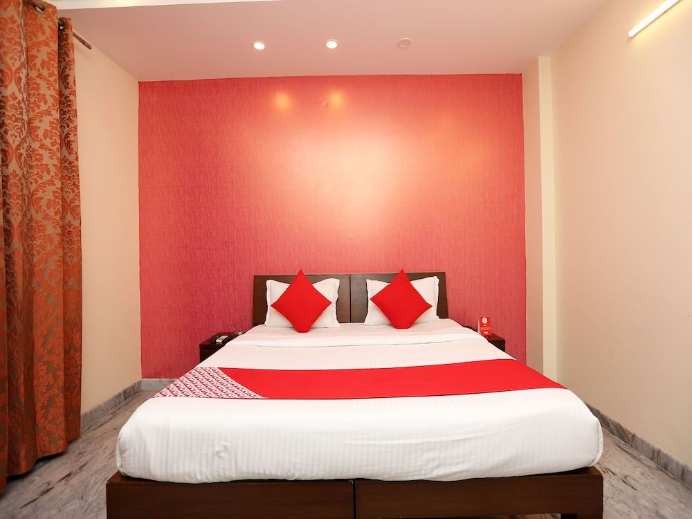 OYO 22094 Hi Star Rooms Double or Twin Room 11