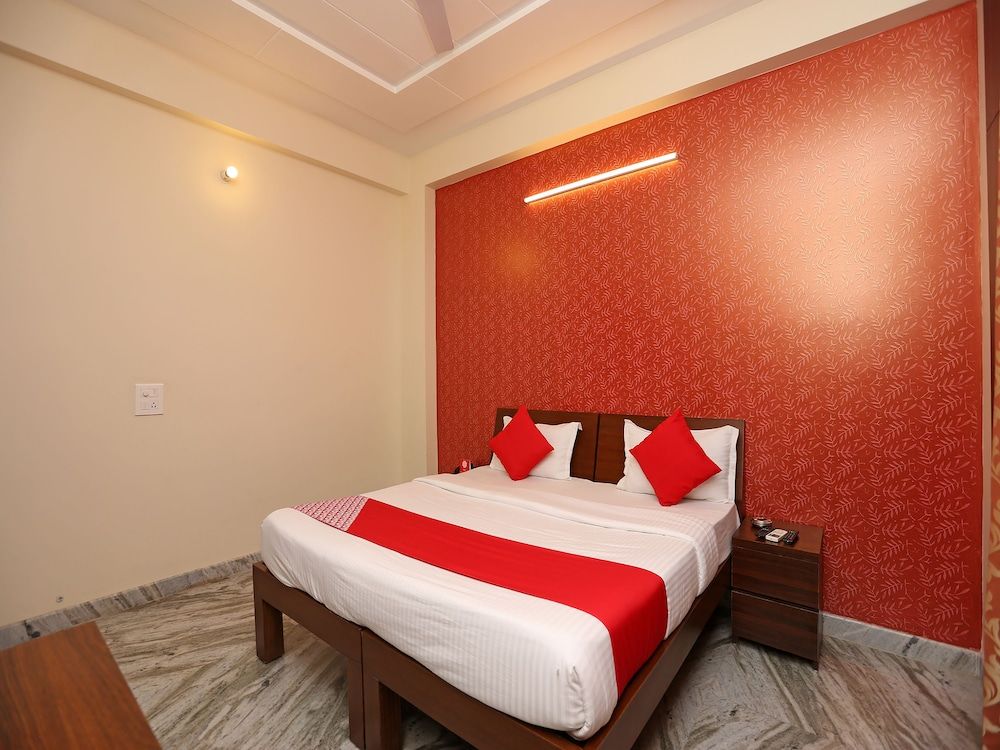 OYO 22094 Hi Star Rooms Double or Twin Room 7