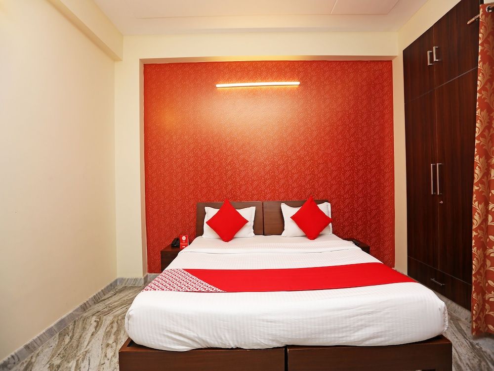 OYO 22094 Hi Star Rooms Double or Twin Room 5