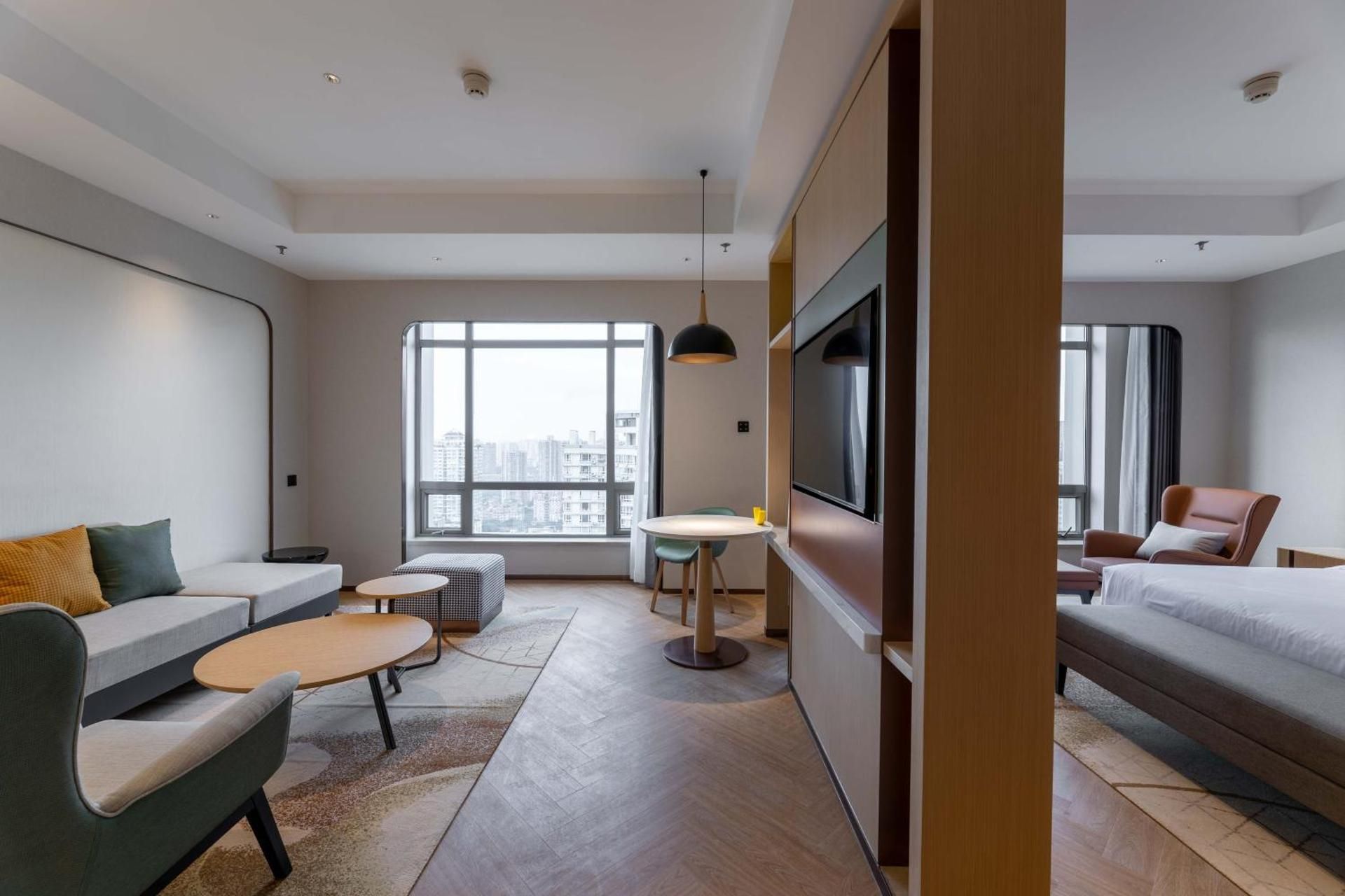 1 King Bed Suite Non Smoking