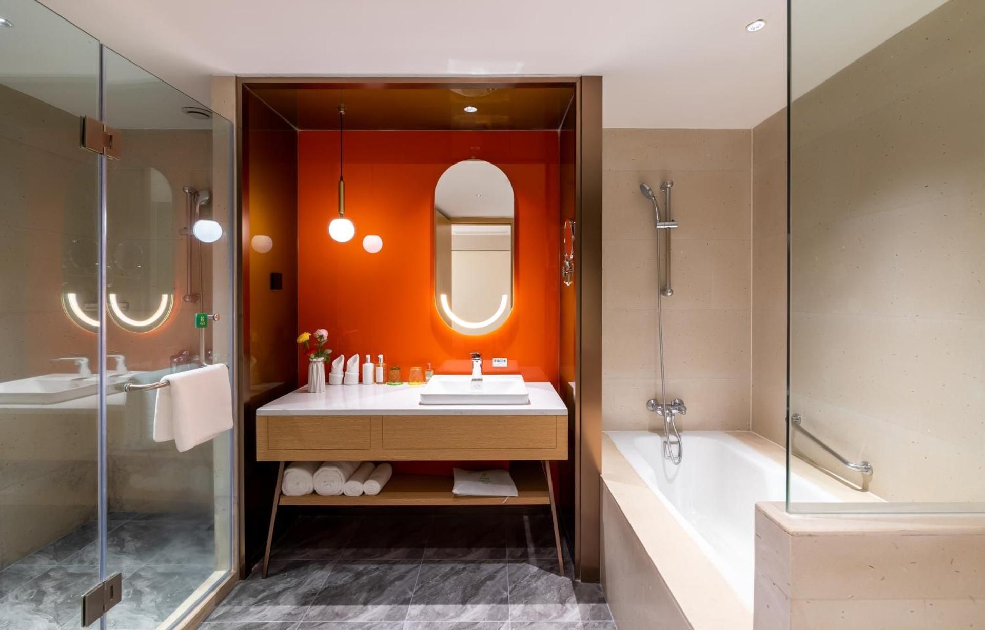 1 King Bed Suite Non Smoking