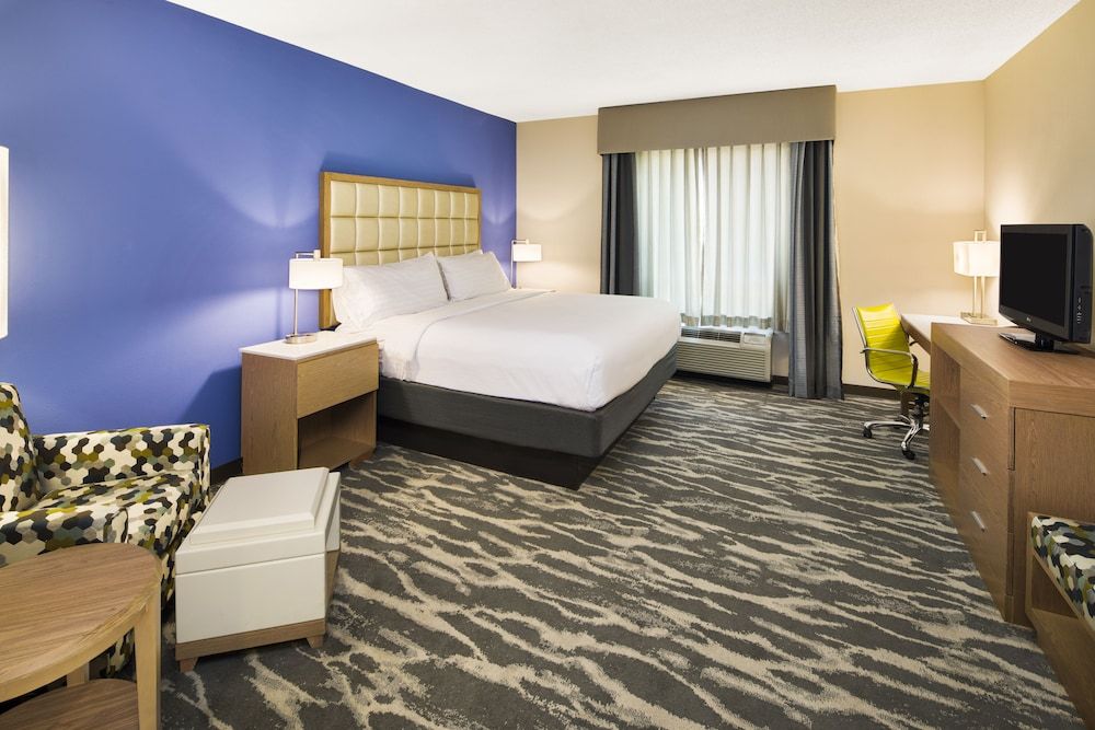 Standard Room, 1 King Bed
