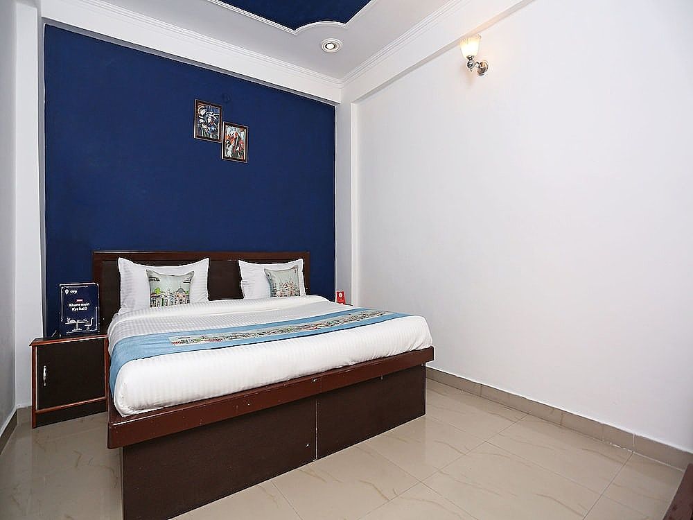 undefined OYO 9846 Royal Plaza 10
