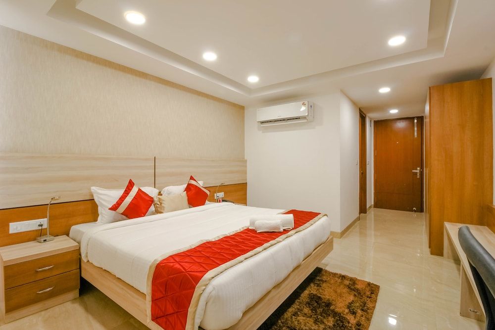 Siesta Medanta Medicity Deluxe Double Room 5