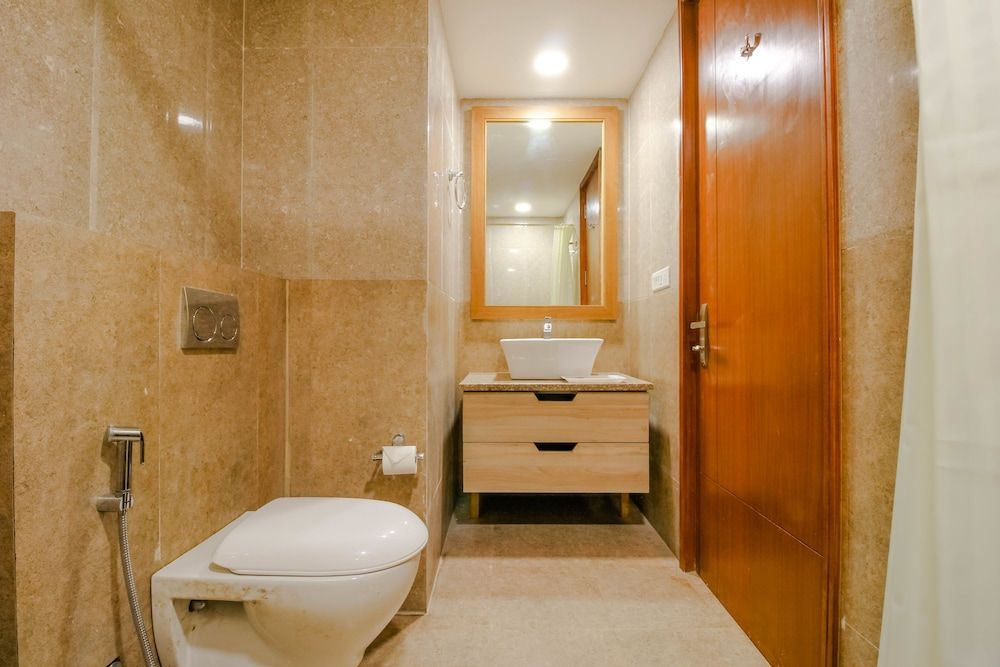 Siesta Medanta Medicity Deluxe Double Room 7