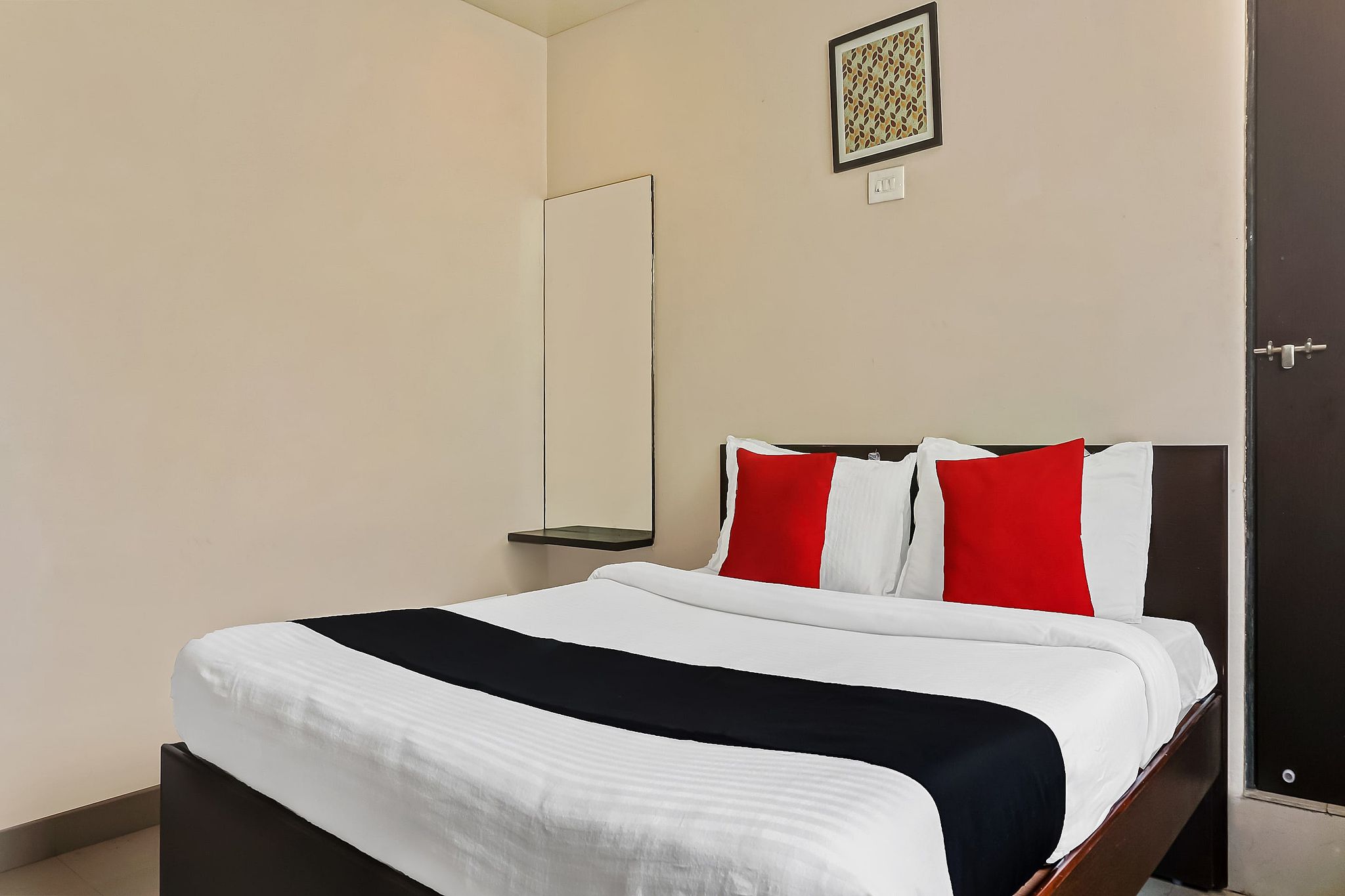 Super Hotel O Log Inn Plaza Near EON IT Park Classic 10
