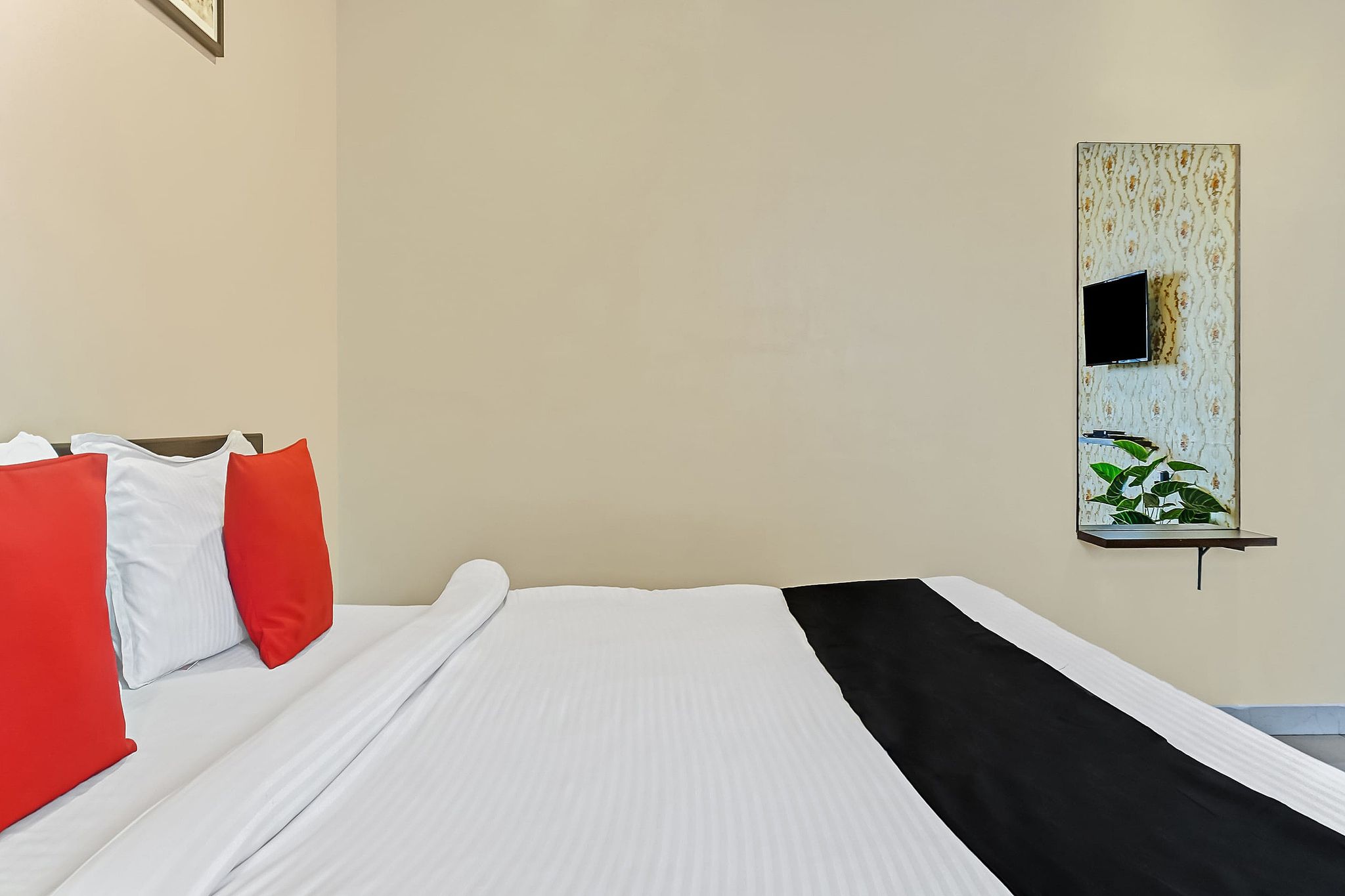 Super Hotel O Log Inn Plaza Near EON IT Park Classic 13