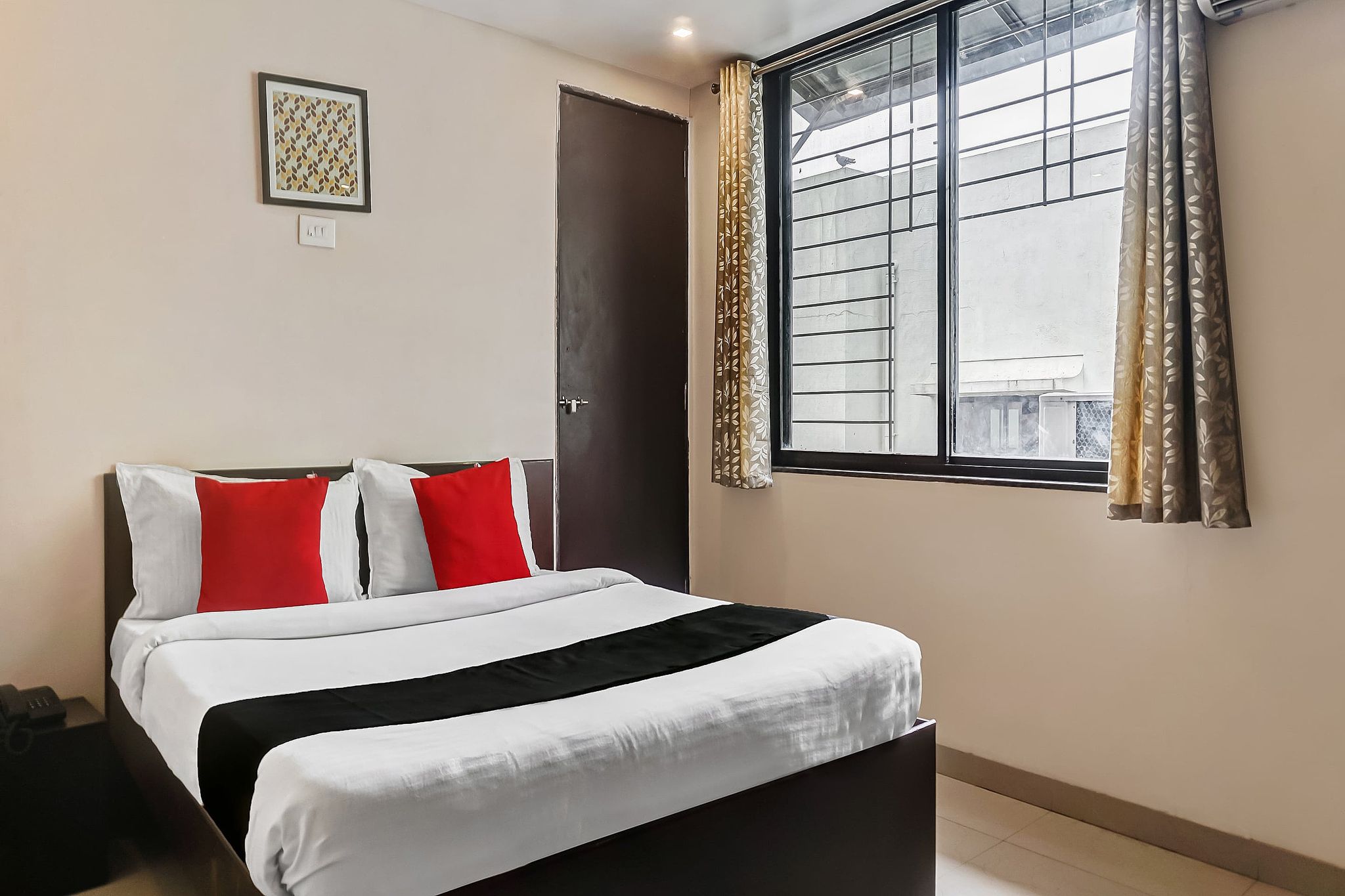 Super Hotel O Log Inn Plaza Near EON IT Park Classic 4