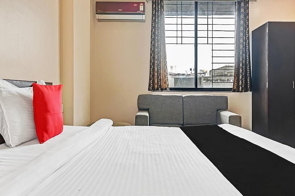 Super Hotel O Log Inn Plaza Near EON IT Park Classic 2