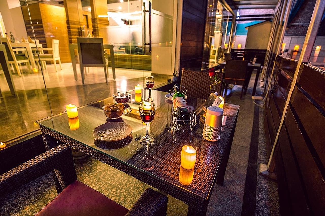 Food & Dining