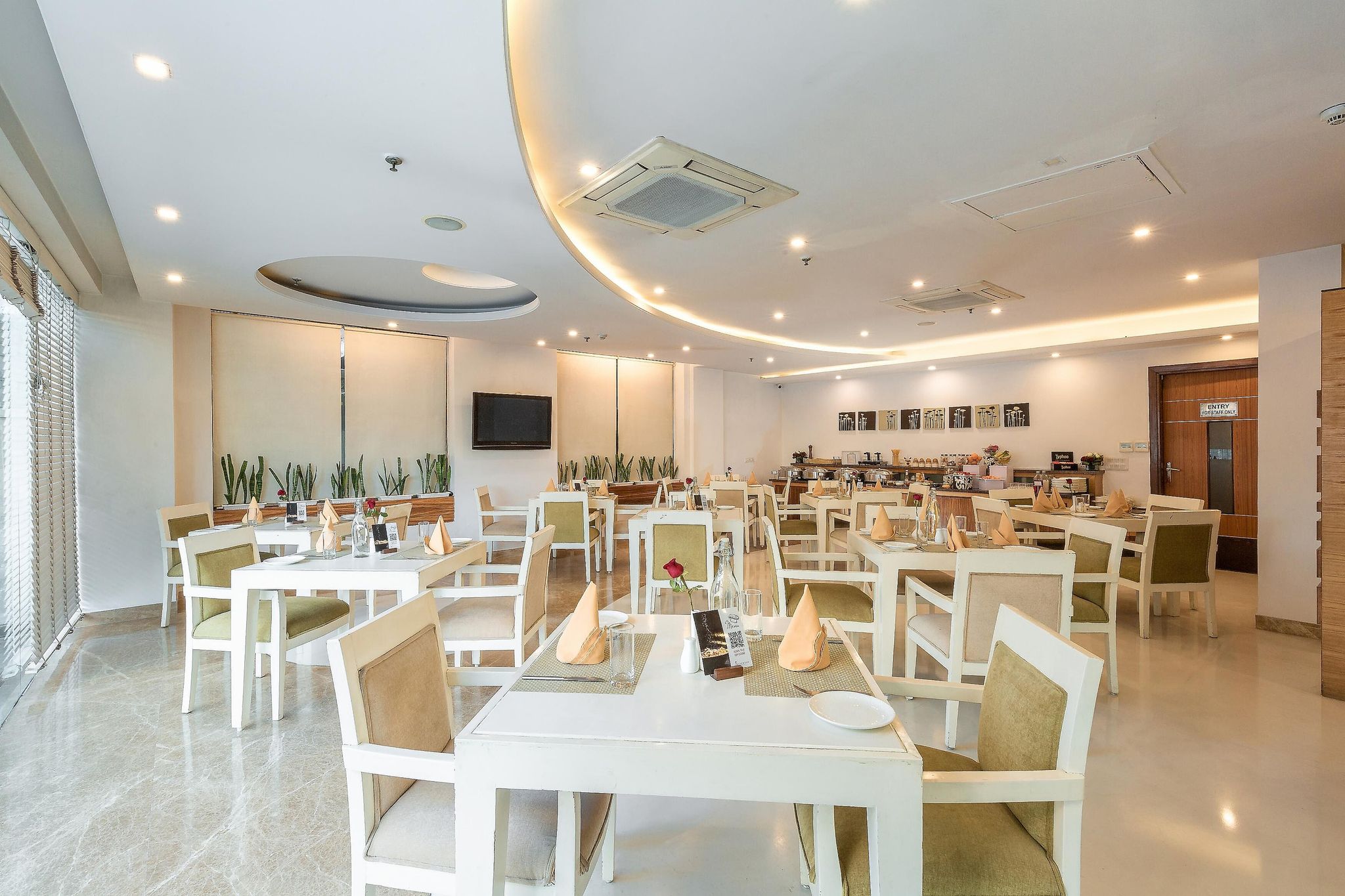 Food & Dining