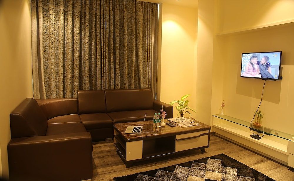 Park Signature Hotels - Royal Benza Luxury Studio Suite 4