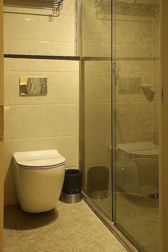 Park Signature Hotels - Royal Benza Standard Room, 1 Queen Bed, City View 5