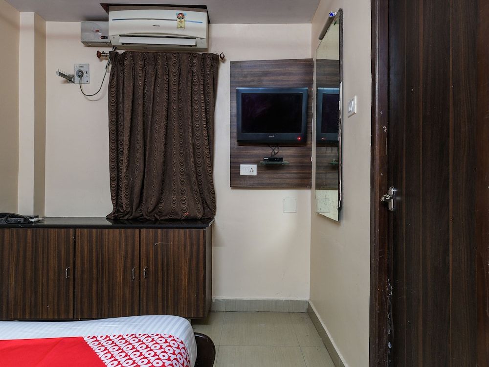 OYO 22116 Savera Inn Lodge Double or Twin Room 4