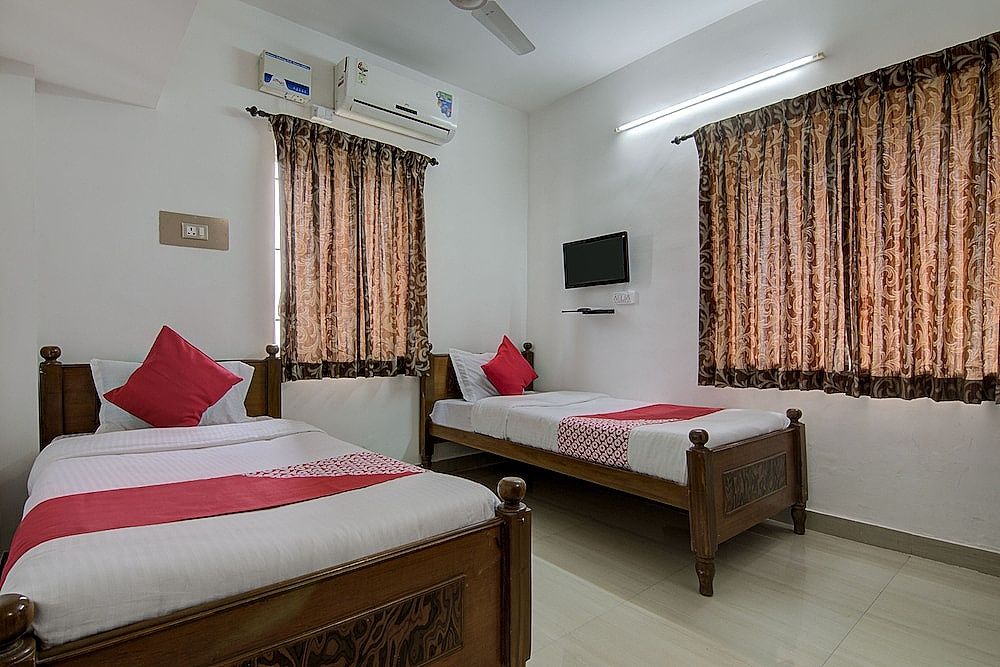 OYO 24044 Appledoor Service Apartment Standard Room 3