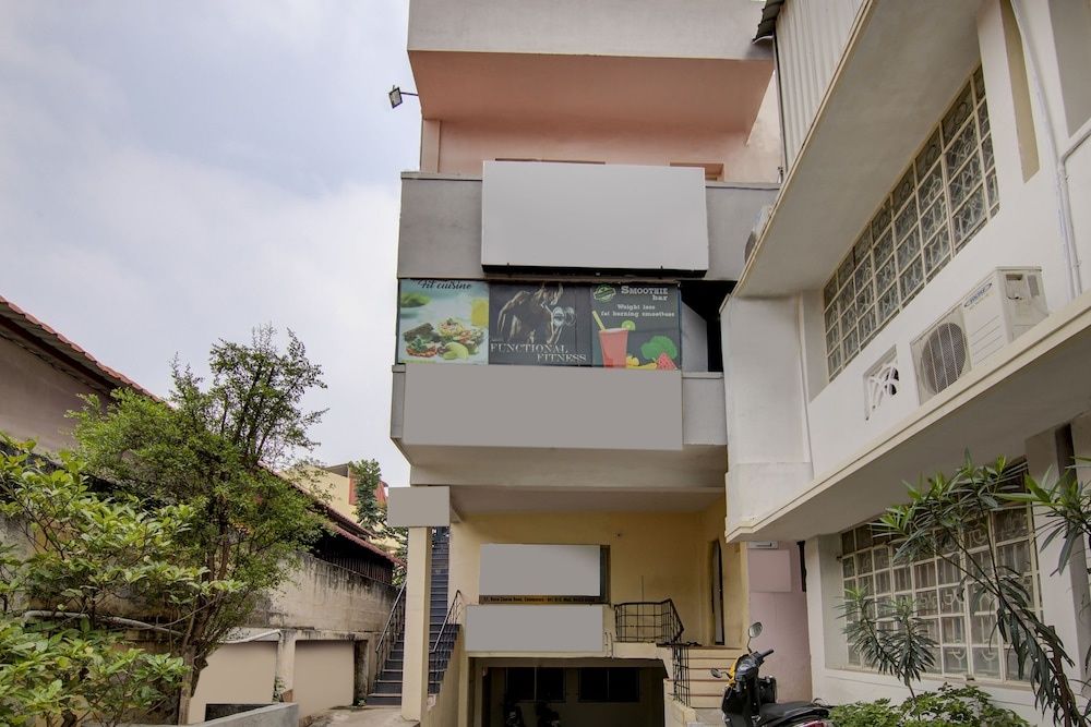 undefined OYO 24044 Appledoor Service Apartment 4