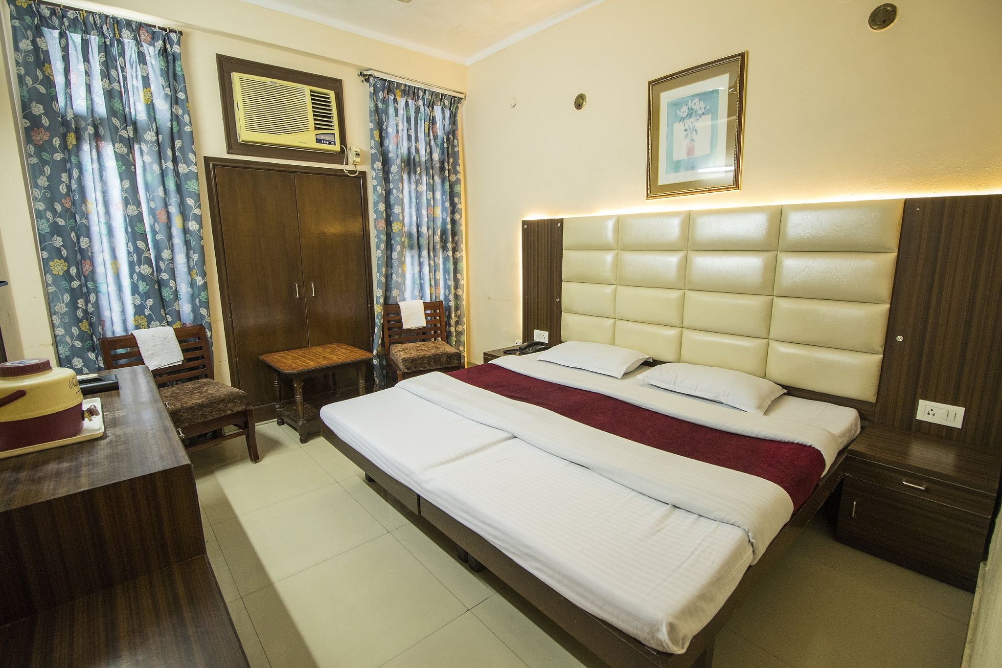 WOW STAYZ2 Jahanvi Dale Deluxe Room 3