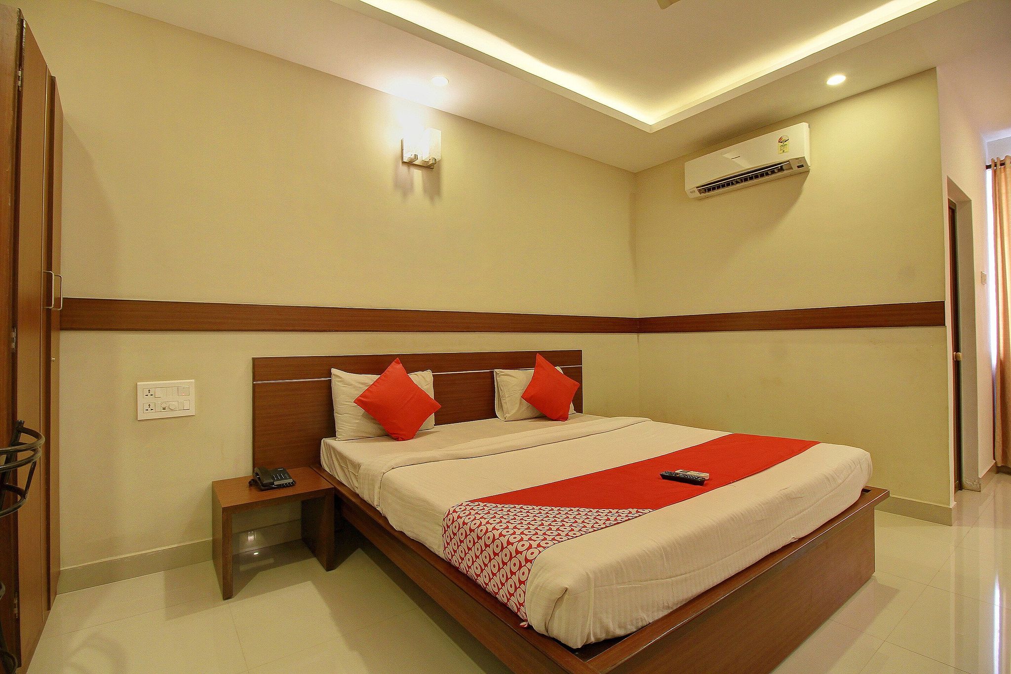 OYO Flagship 4594 Apartment Krish Inn Classic 3
