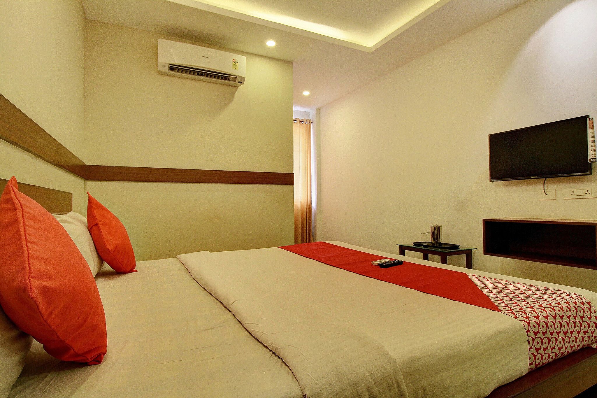 OYO Flagship 4594 Apartment Krish Inn Classic 9