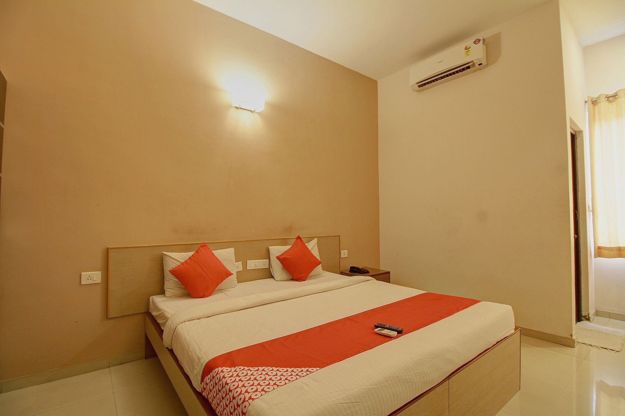 OYO Flagship 4594 Apartment Krish Inn Classic 6