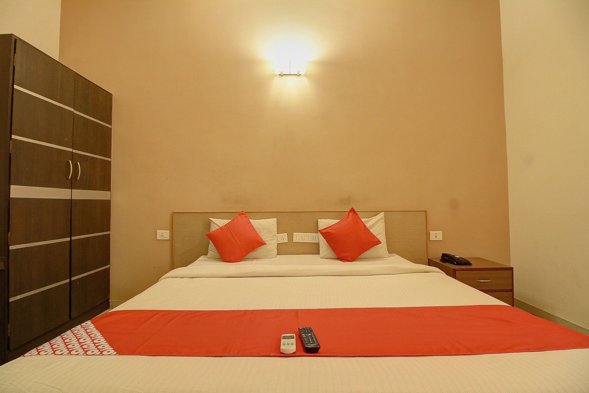 OYO Flagship 4594 Apartment Krish Inn Classic 17