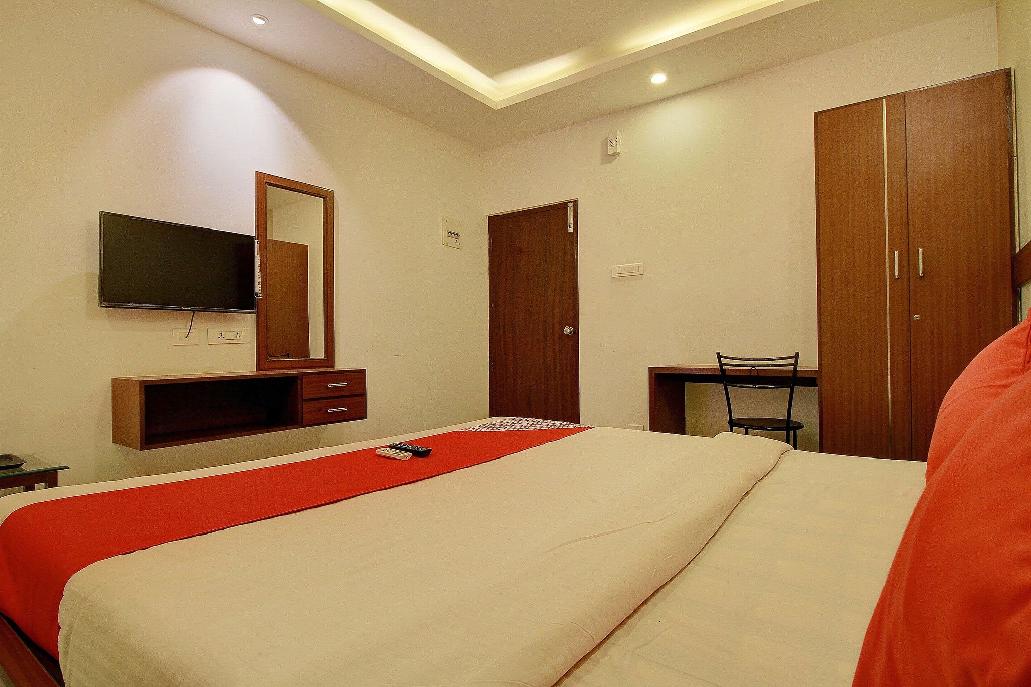 OYO Flagship 4594 Apartment Krish Inn Classic 19