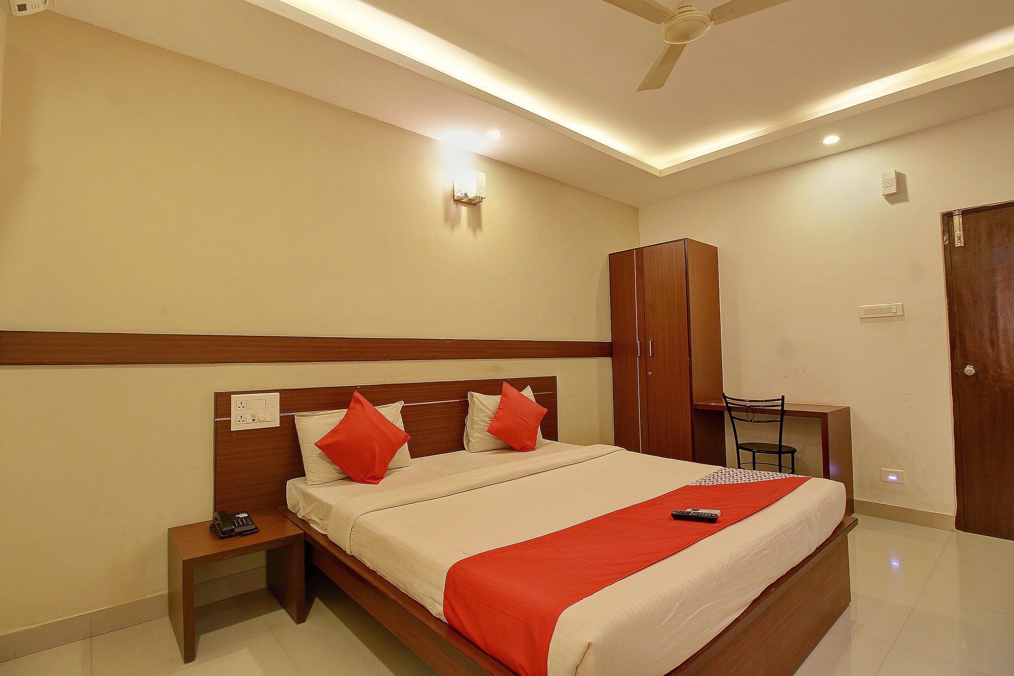 OYO Flagship 4594 Apartment Krish Inn Classic 5
