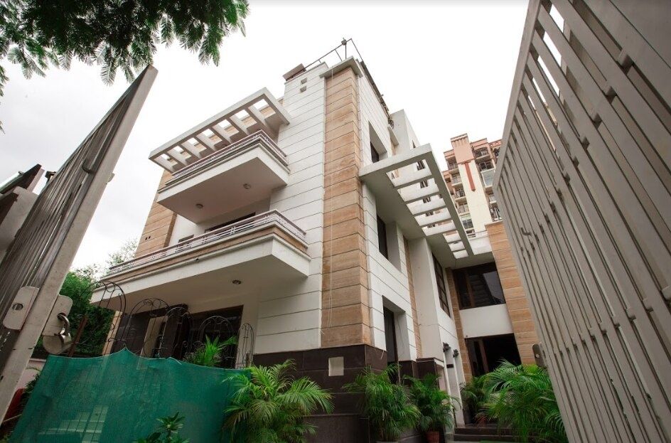 undefined THE ESSENCE SUITES 8