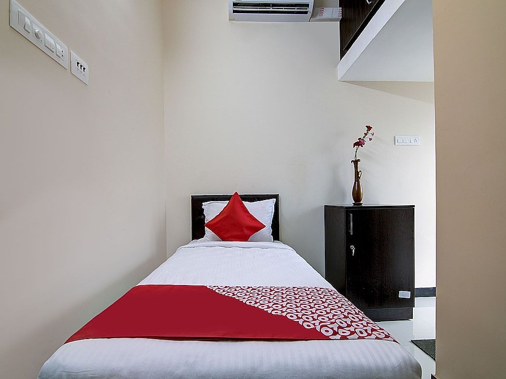undefined OYO 24147 Royal Stay 6