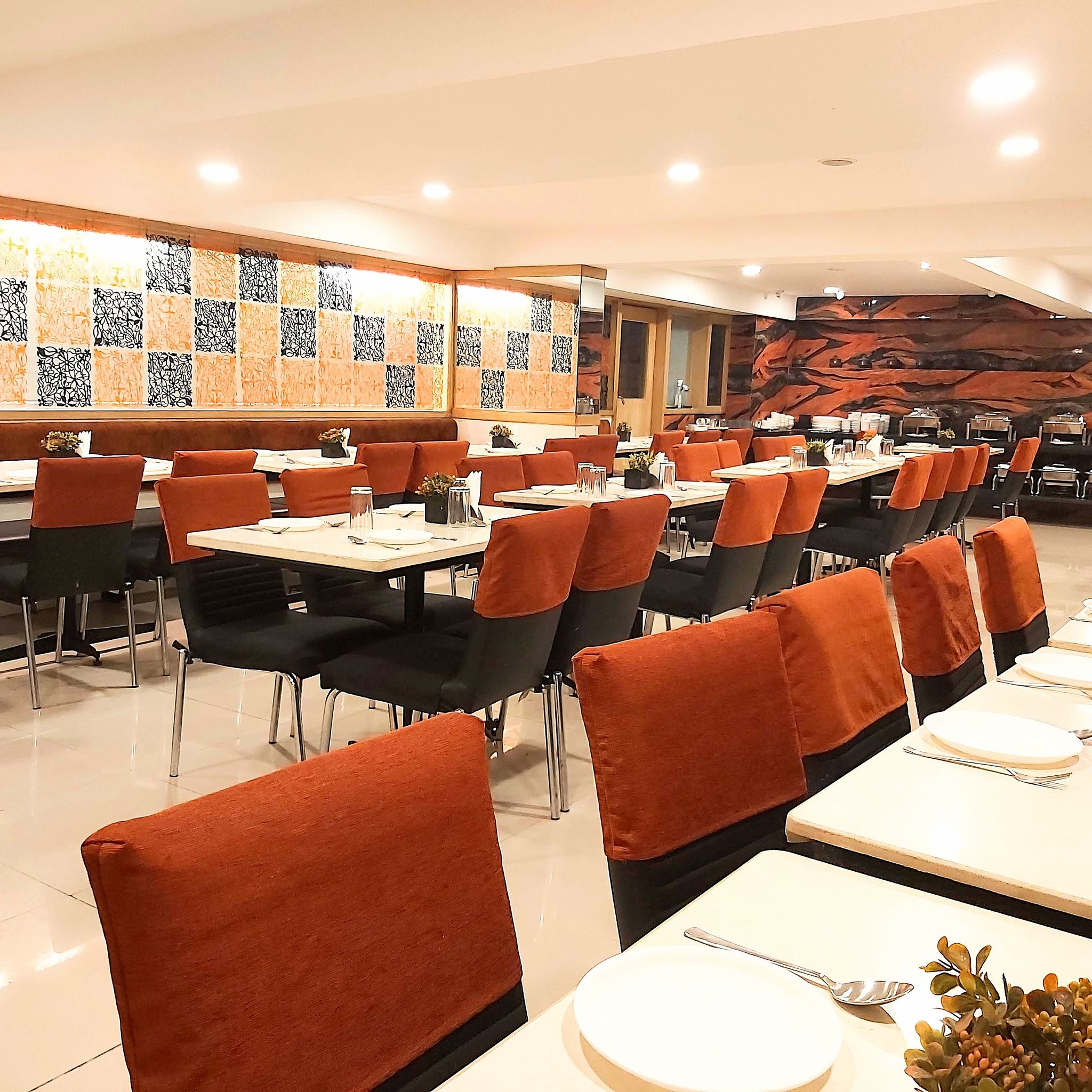 undefined Quality Inn Mint 5