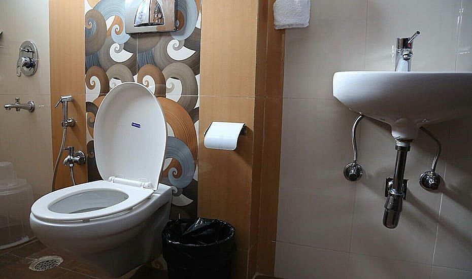 Homey Suites - Vizag Beach Family Room 5