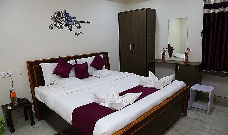 Homey Suites - Vizag Beach Family Room 3
