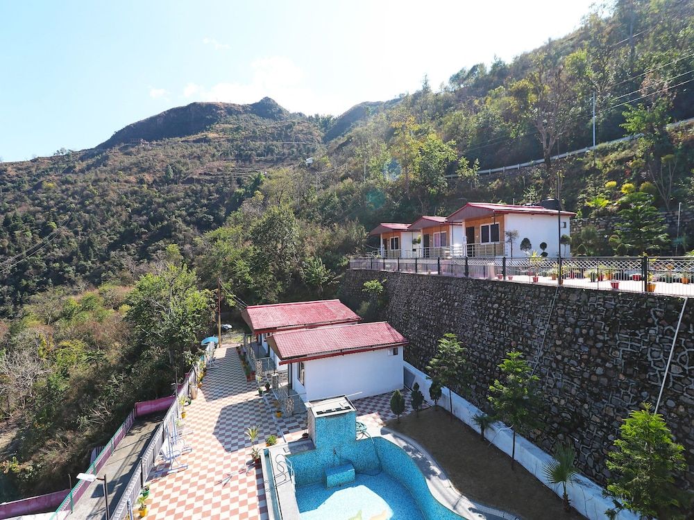 OYO 28838 Brv Resorts