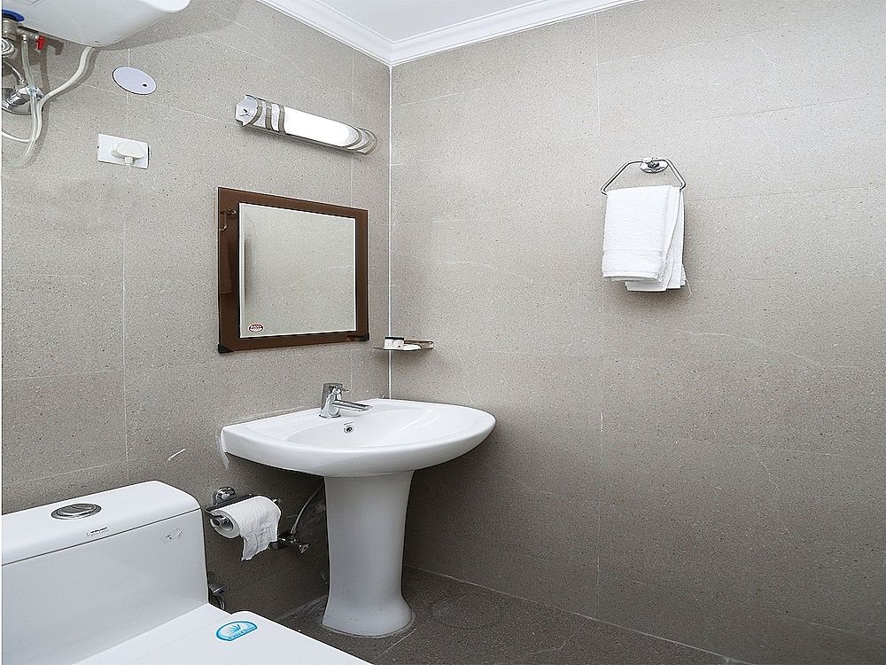 OYO 10581 Platinum Residency Double or Twin Room 11