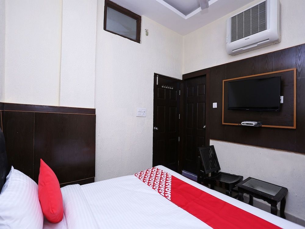 undefined OYO 14975 City Guest House 7