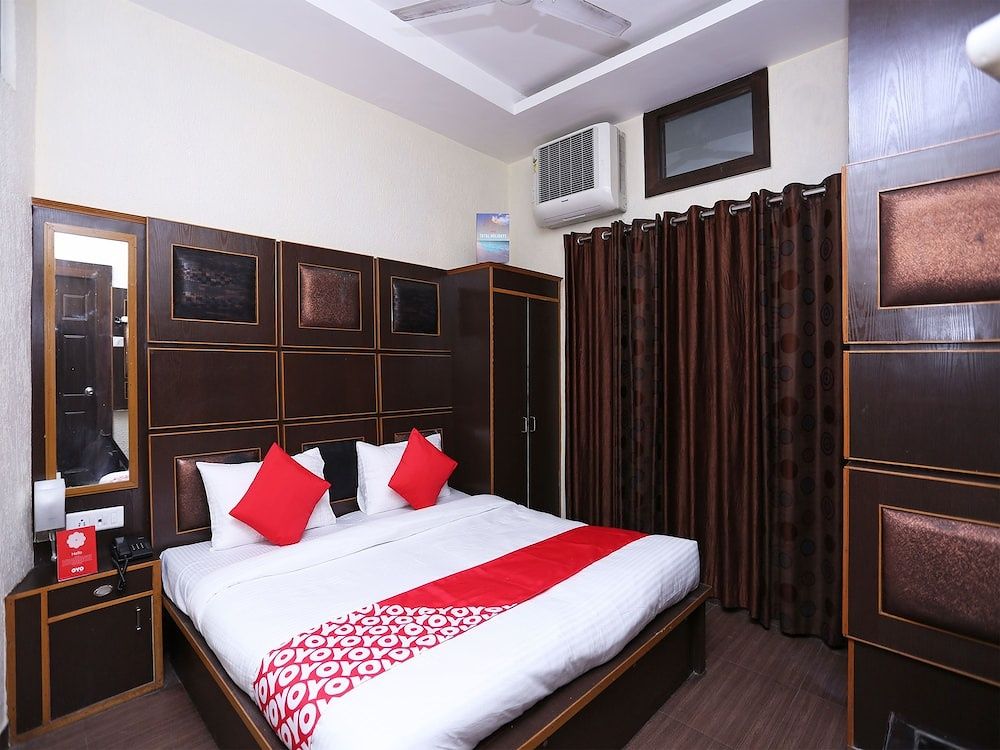 undefined OYO 14975 City Guest House 8