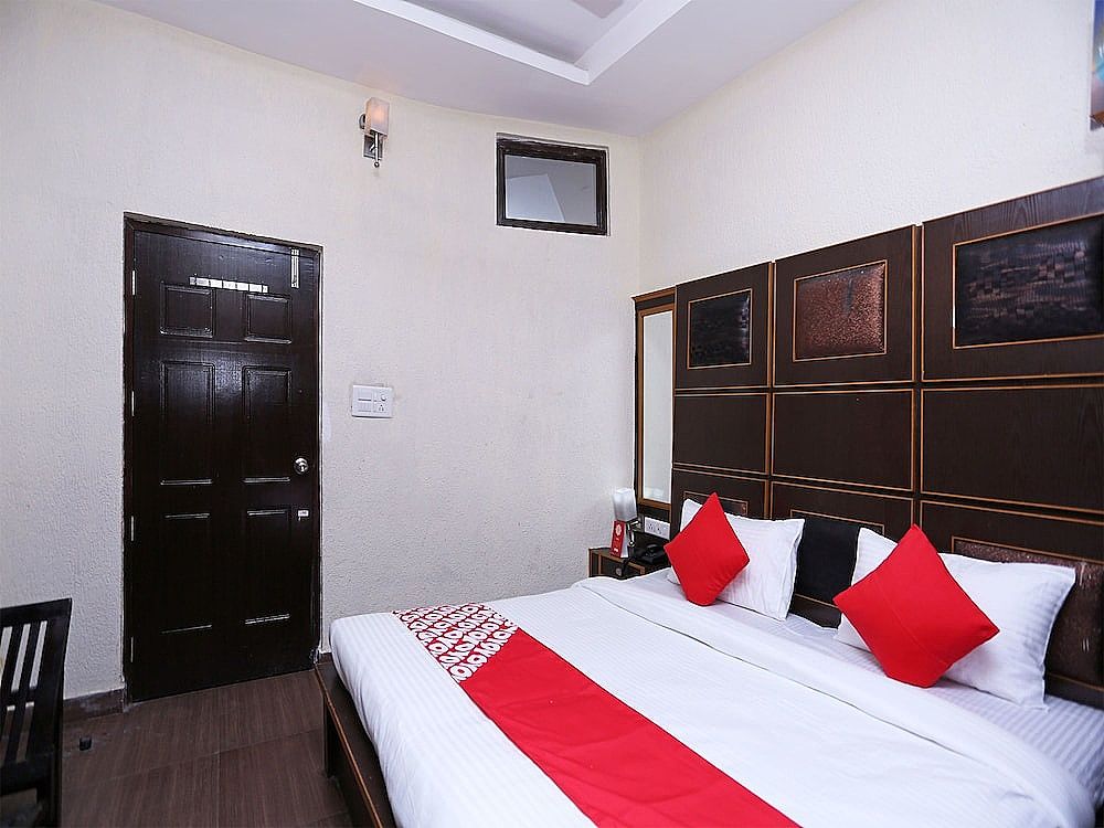 undefined OYO 14975 City Guest House 9
