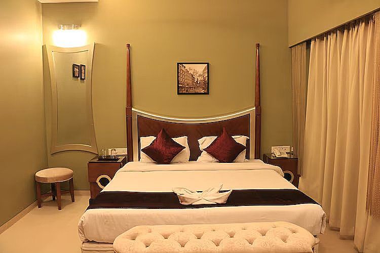 JALSA HOTEL & BANQUETS Deluxe Room  3