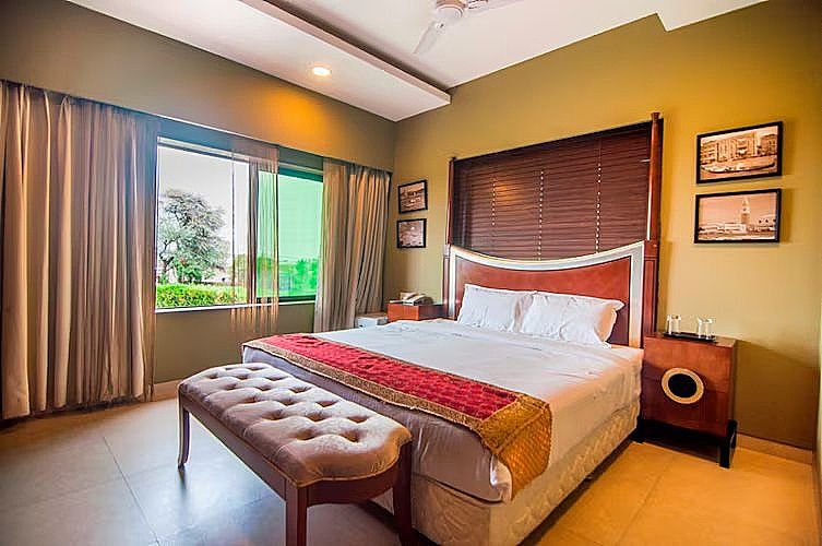 JALSA HOTEL & BANQUETS Deluxe Room 