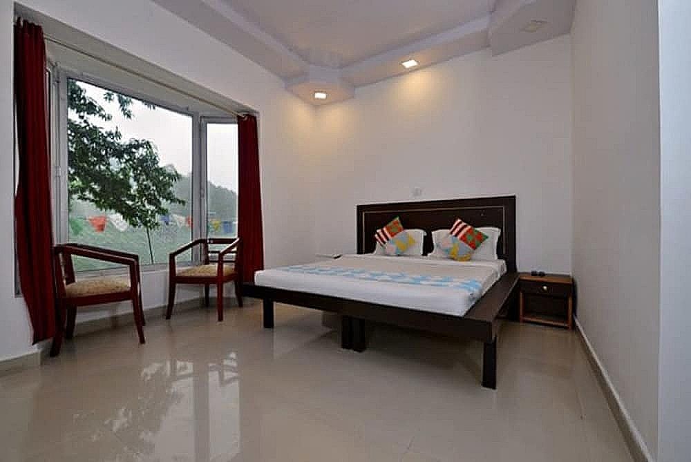 undefined La Solitude 6