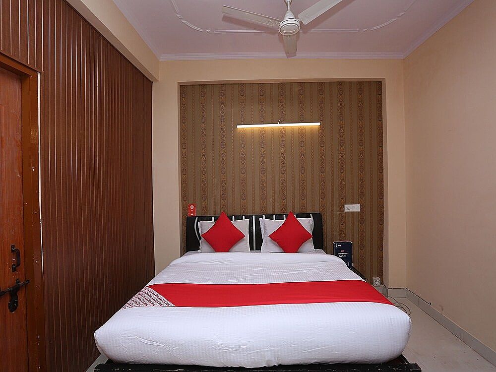 undefined OYO 28264 Chirag House 8