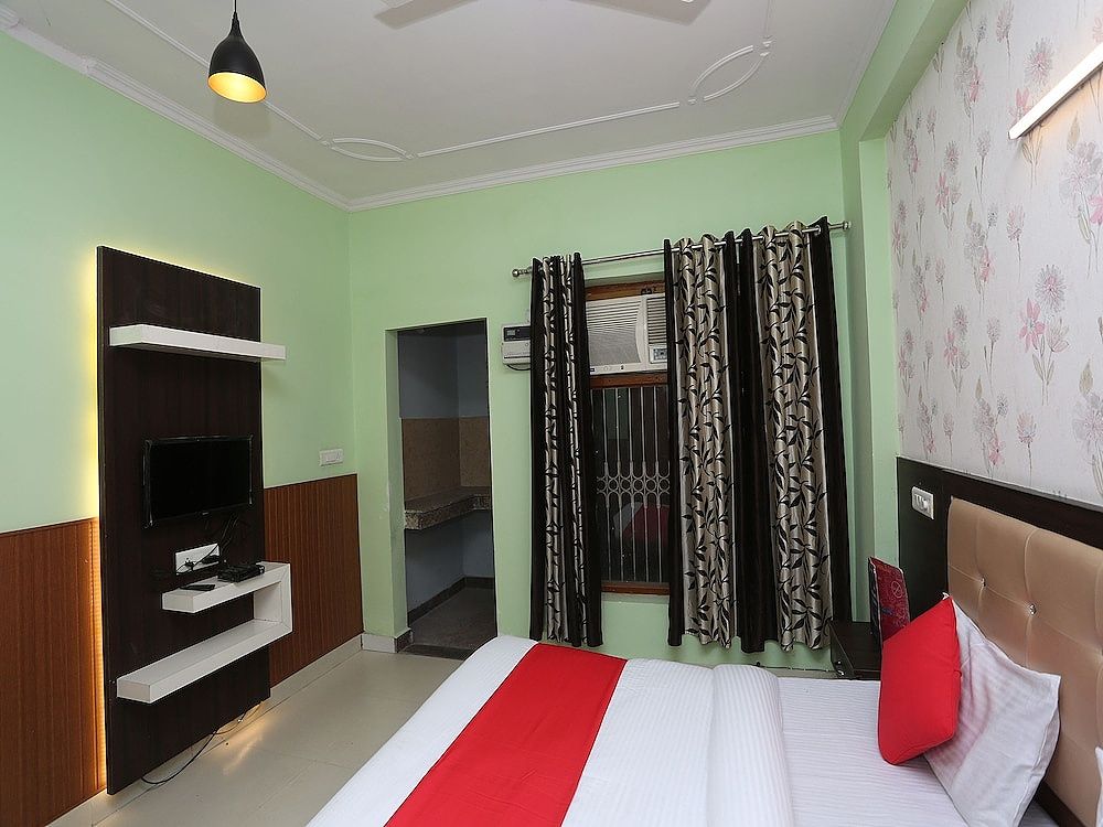 OYO 28264 Chirag House Double or Twin Room 14