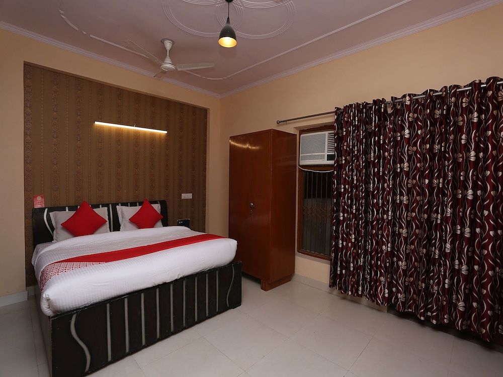 undefined OYO 28264 Chirag House 9