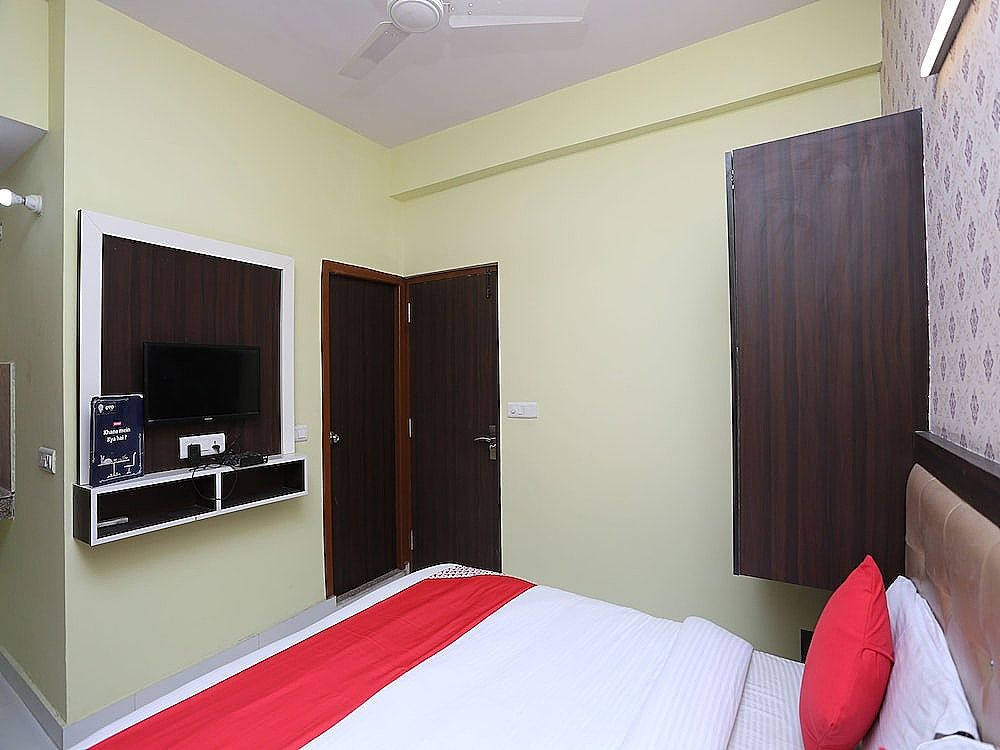 OYO 28264 Chirag House Double or Twin Room 17