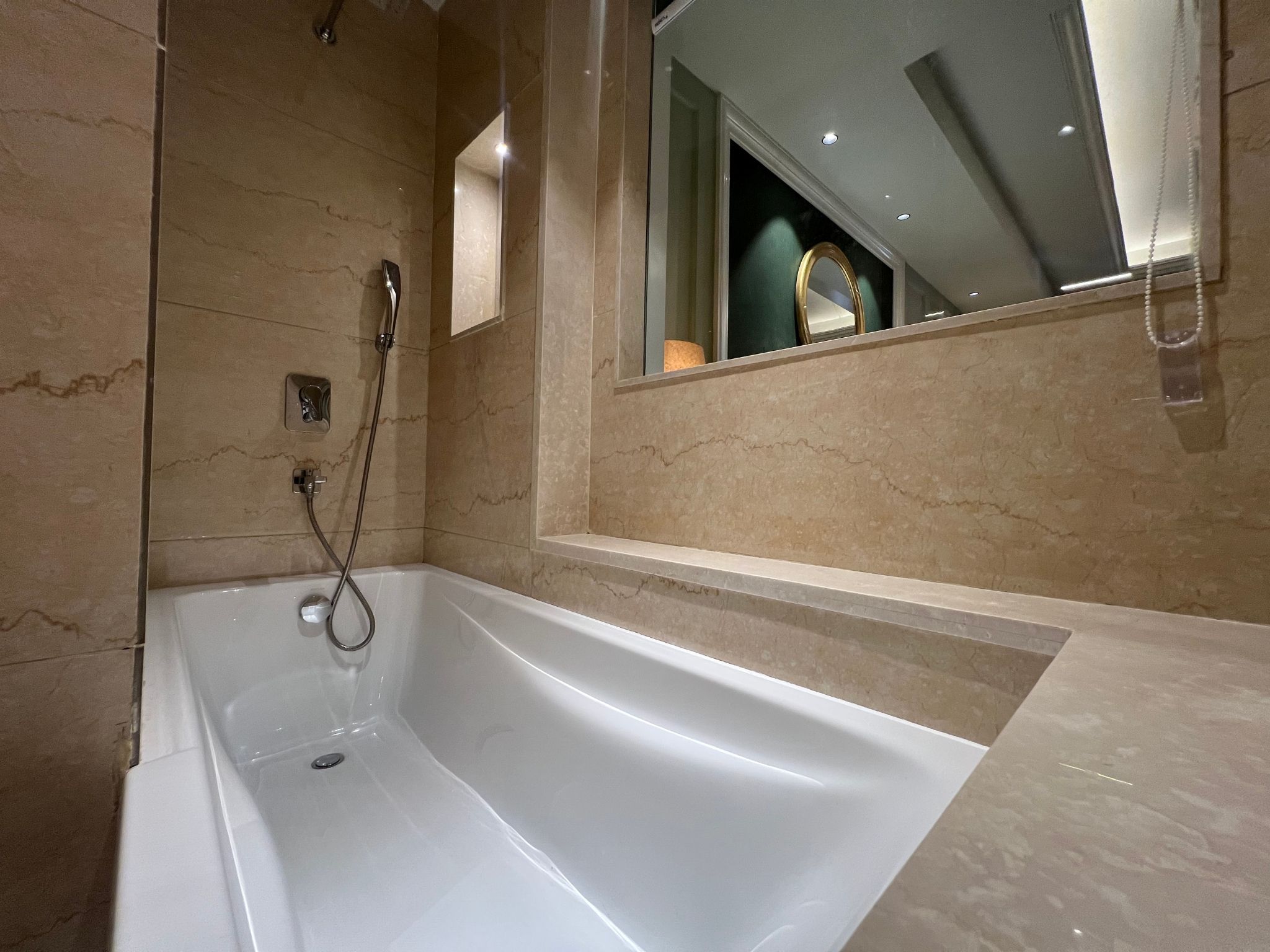 Premium Room with Bathtub