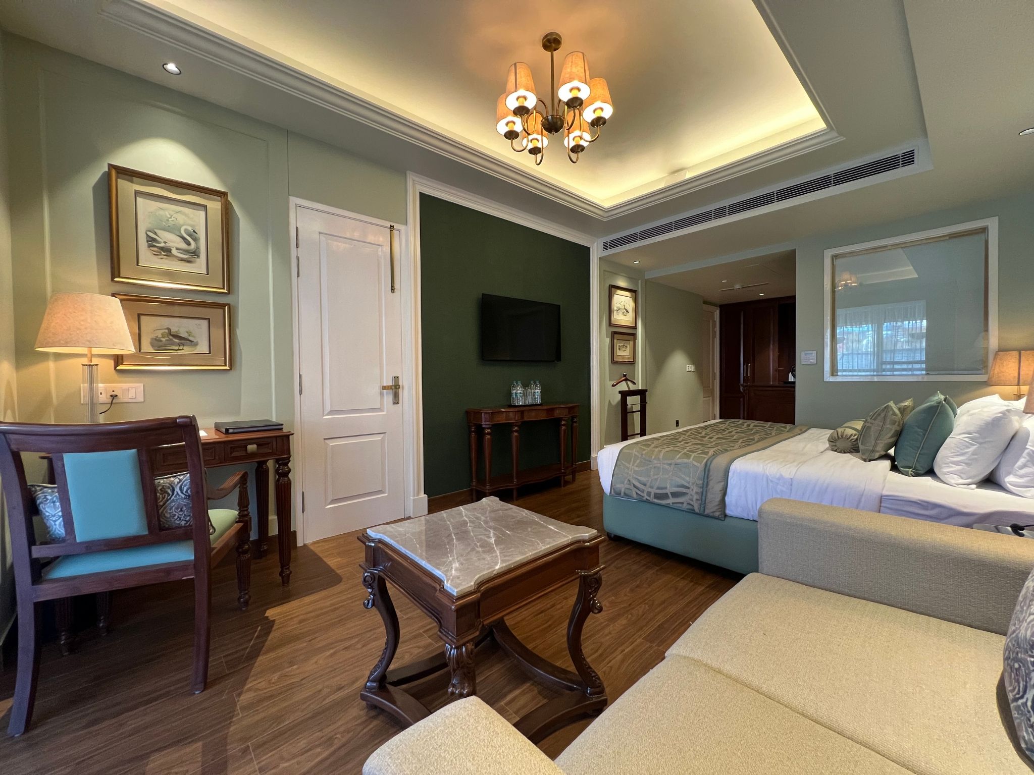 Premium Room with Bathtub