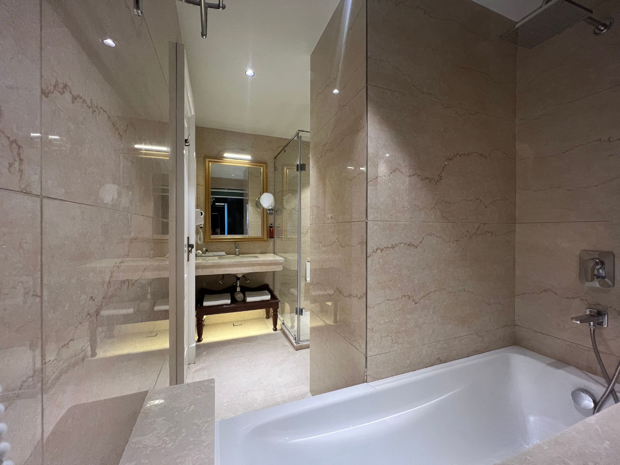 Premium Room with Bathtub
