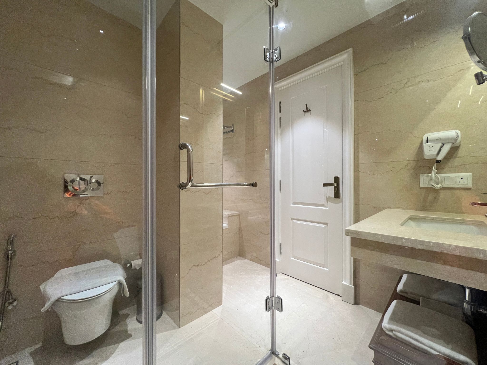 Premium Room with Bathtub