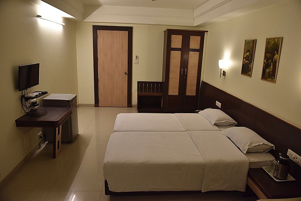 Hotel Vrindavan Pune Deluxe Twin Bed Room 2